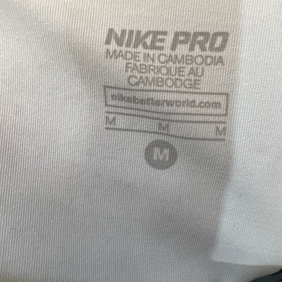 Nike Pro Capri Leggings - Picture 6 of 6